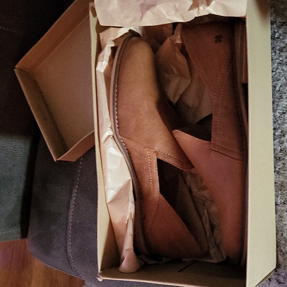 Lucky Brand Shoes - Picture 2 of 10